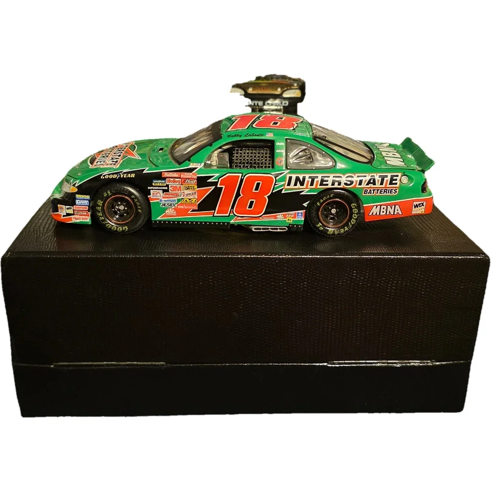 2002 Bobby Labonte 18 Interstate Batteries Pontiac 1/24 Action Elite 0569 Nascar